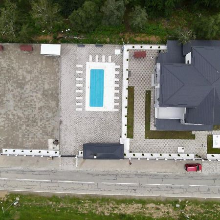 Casa De Vacanta Larisa Novaci-Străini Exteriör bild