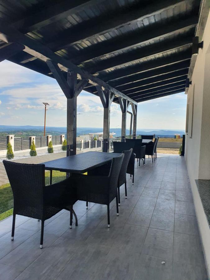 Casa De Vacanta Larisa Novaci-Străini Exteriör bild