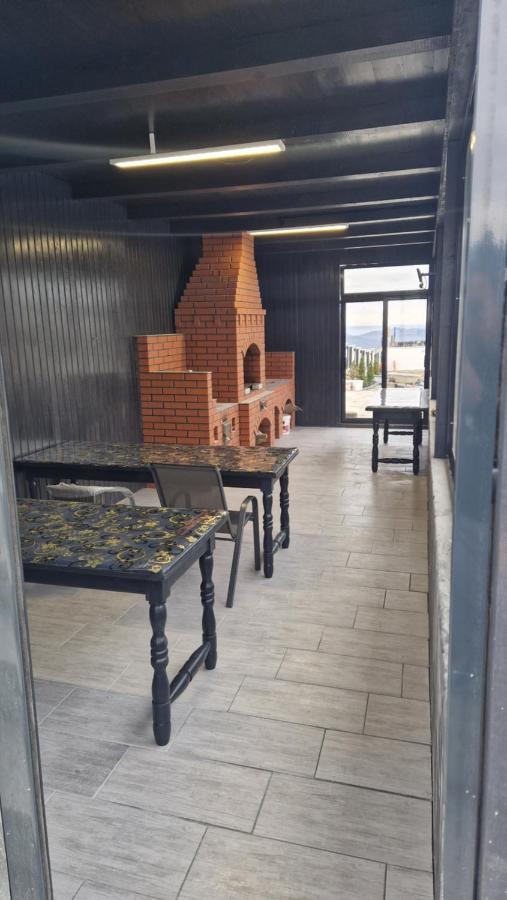 Casa De Vacanta Larisa Novaci-Străini Exteriör bild