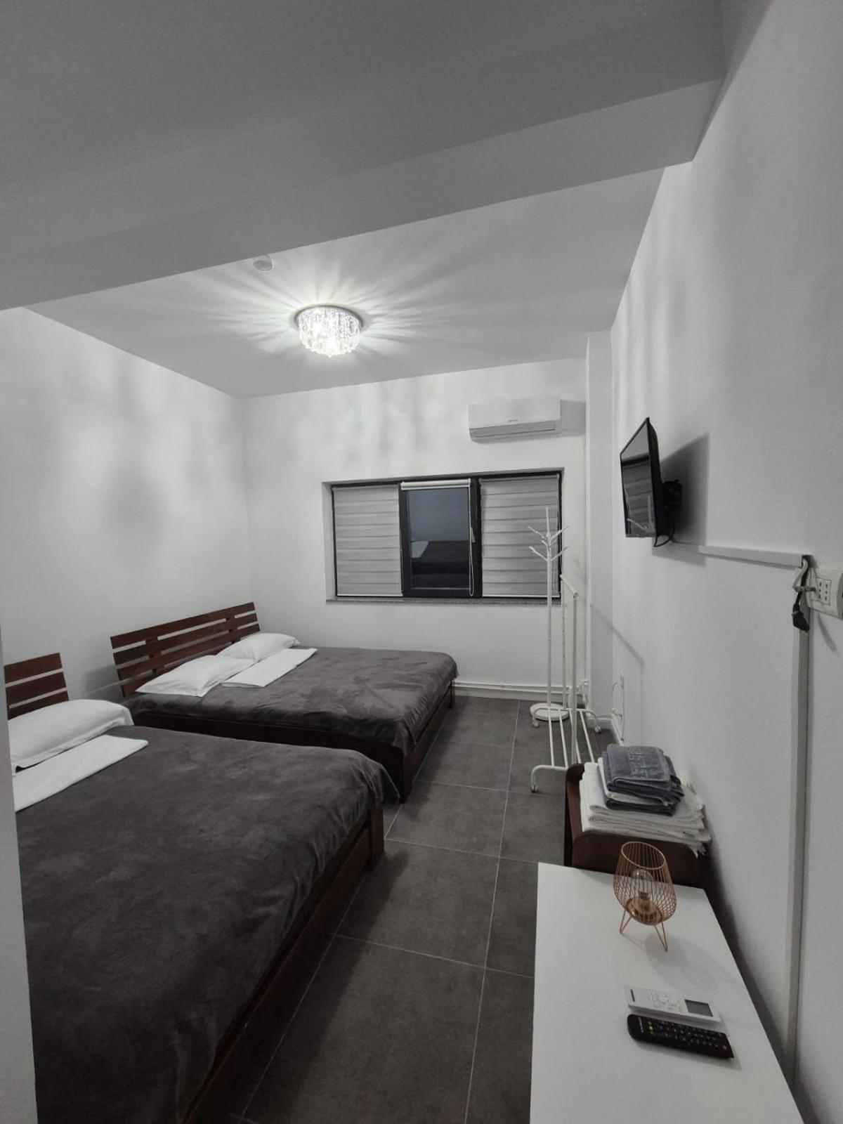 Casa De Vacanta Larisa Novaci-Străini Exteriör bild
